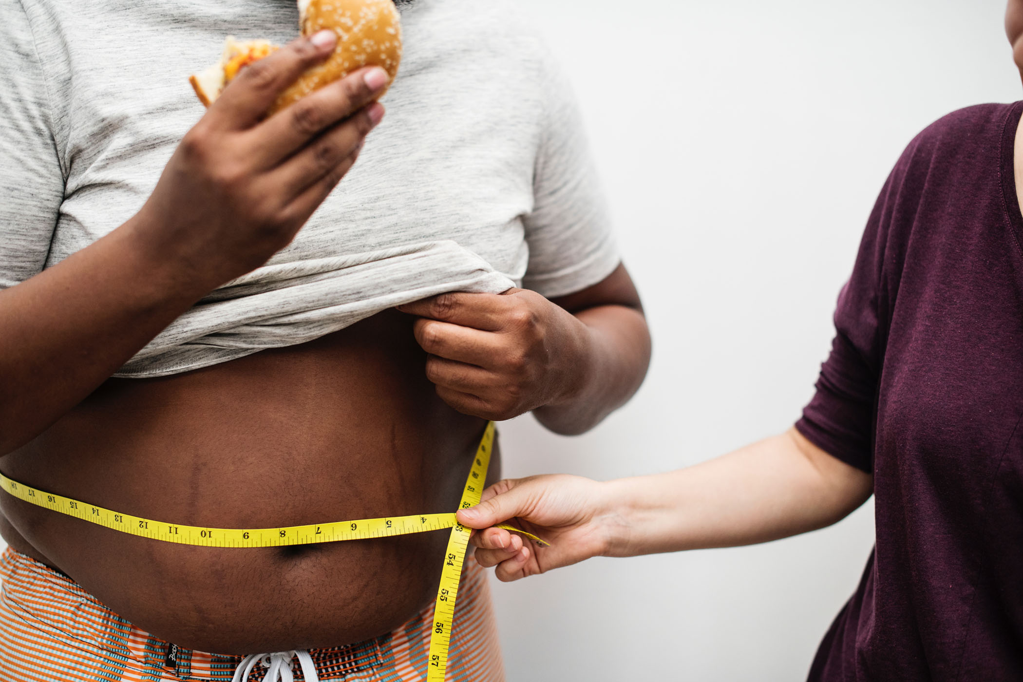 Obezita, hubnutí, fast food, hamburger, břicho, měření, nadváha