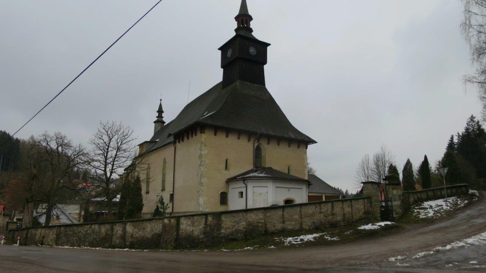 Kostel Nejsvětější Trojice a hřbitov v Klášterci nad Orlicí