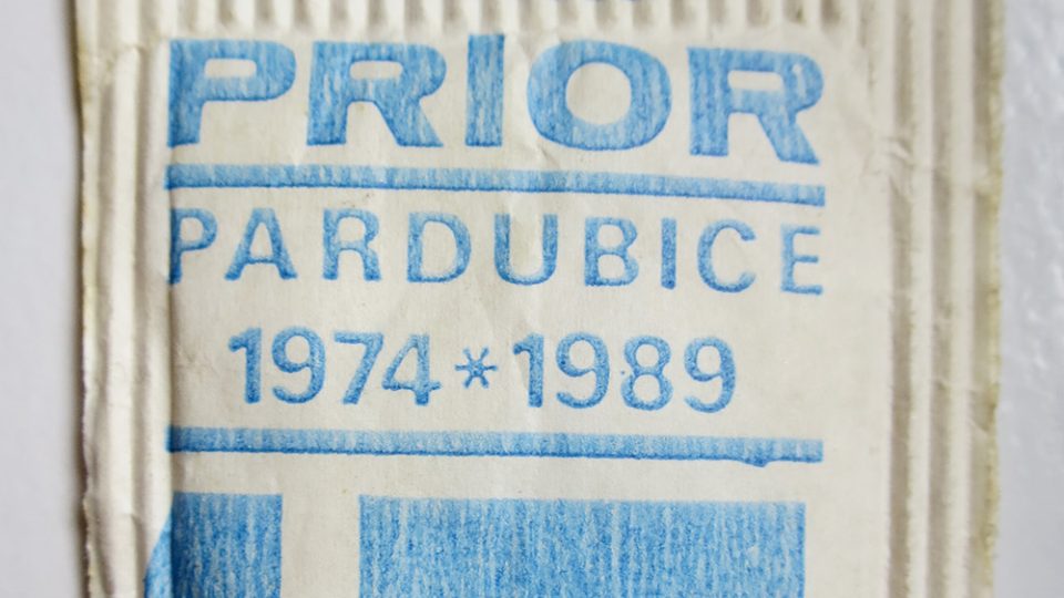 Patnáct let pardubického Prioru, reklama na baleném cukru z Hrochova Týnce