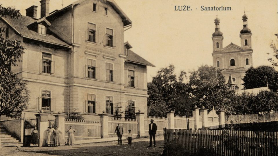 Vila pod kostelem Na Chlumku v Luži, ve které v roce  1901 založil František Hamza založil sanatorium pro léčbu tuberkulózy dětských pacientů 