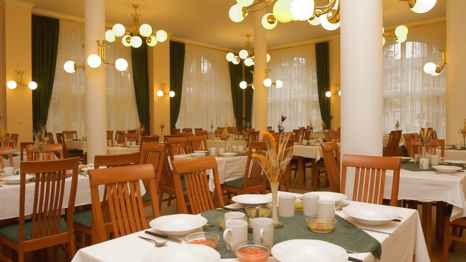 Interiér jídleny v brandýském rehabilitačním ústavu