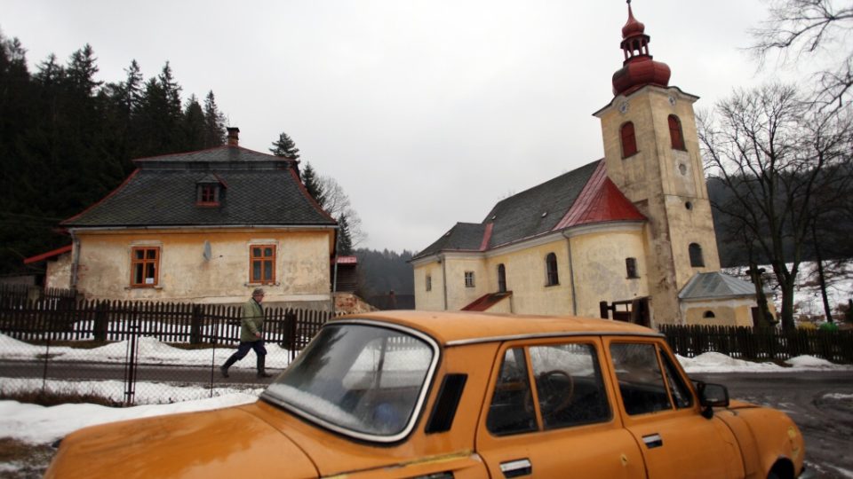 Kostel sv. Josefa Kalasánského v Moravském Karlově