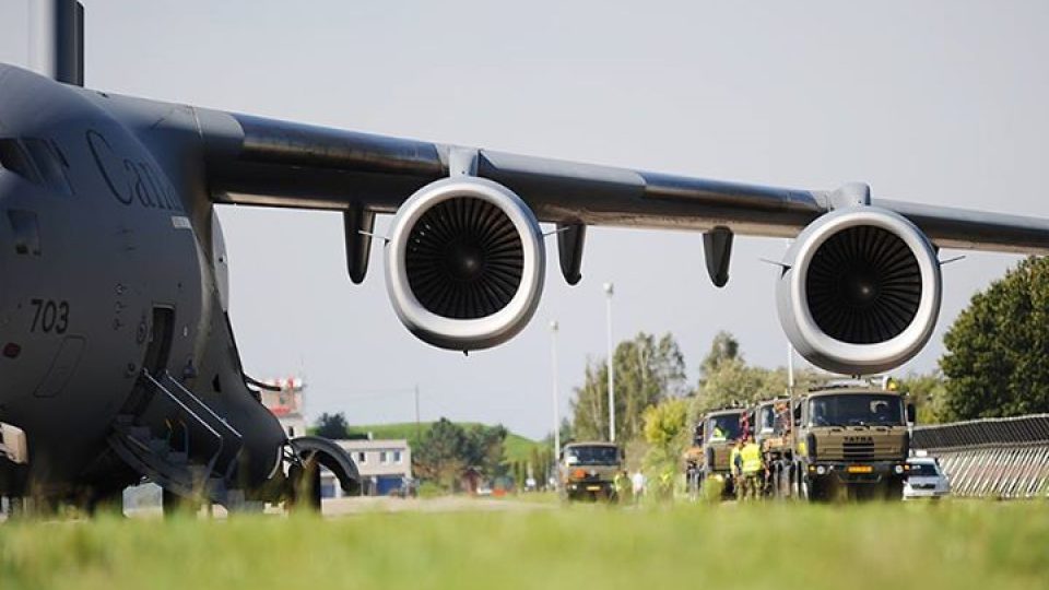 Munici přepraví kanadský vojenský letoun C-17 Globemaster III