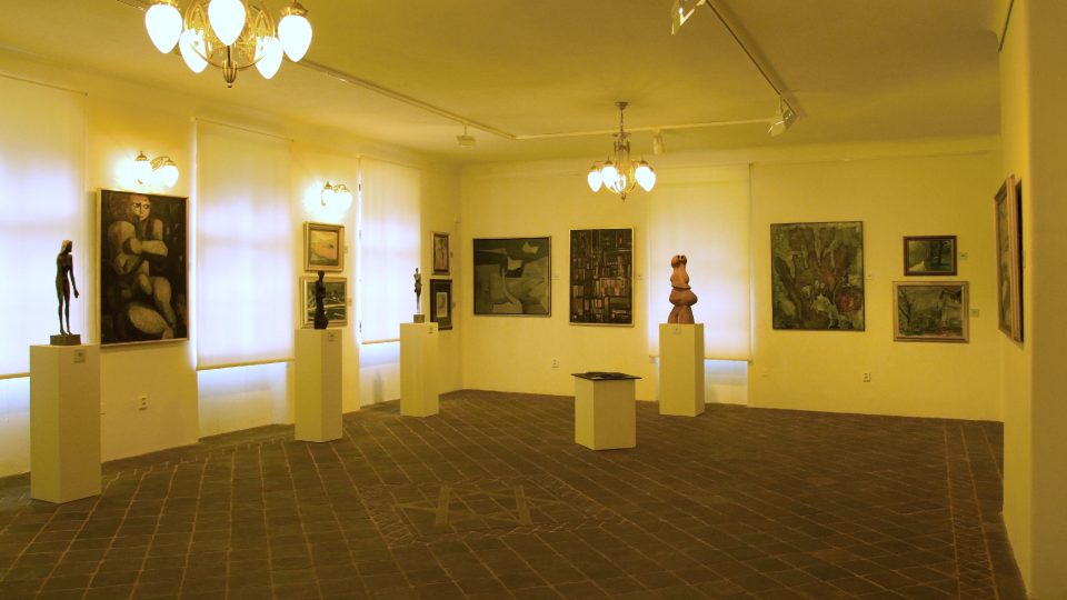 V budově židovské školy je dnes městská galerie