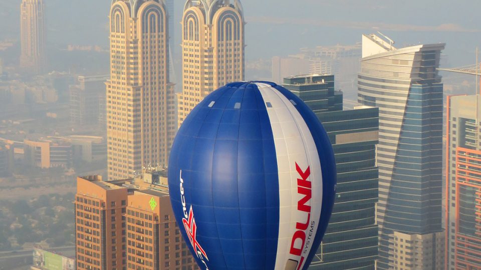 Soutěžní balón nad Dubají v rámci světových leteckých her v prosinci 2015