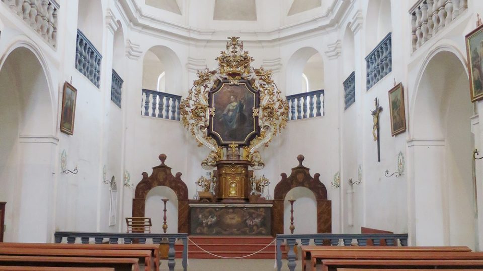 Interiér kostela sv. Markéty v Podlažicích