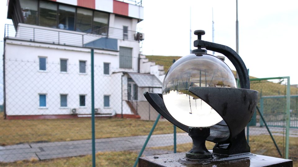 Heliograf umožňuje zjistit, jak dlouho během dne svítí slunce