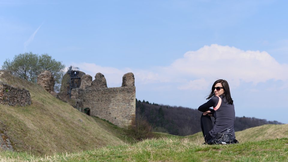 Na hradě Lichnice mají novou vyhlídkovou věž. Hezký výhled je ale i z okolních valů