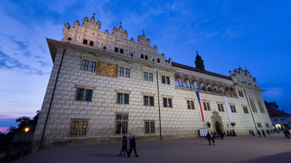 Hlavní festivalovou scénou je druhé nádvoří litomyšlského zámku
