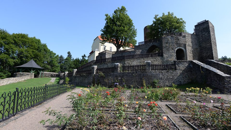 Gotická zahrada se nachází v nejjižnějším a také nejnižším cípu hradního areálu