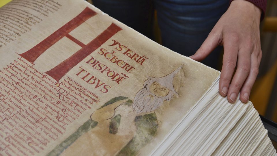 Ďáblova bible je největší dochovaný rukopisný kodex na světě