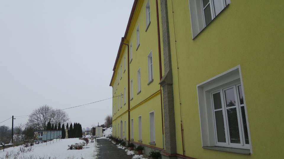 Budova bývalého kláštera dnes slouží jako centrum Fatimského apoštolátu v ČR