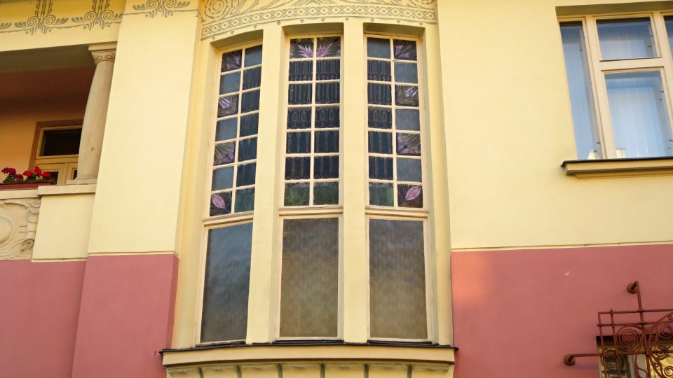 Detail okna schodiště