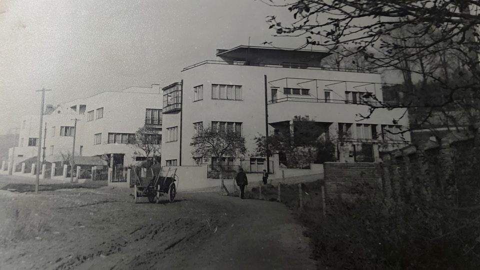 Archivní snímek ulice B. Krawce v Chocni, pravděpodobně konec 30. let 20. století