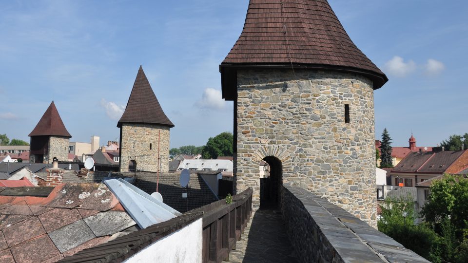 BM-Všech 19 věží středověkého opevnění Poličky se dochovalo do dnešních dní.jpg