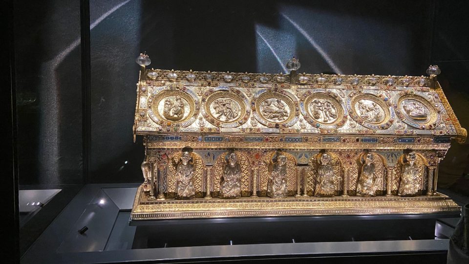 Relikviář svatého Maura je po korunovačních klenotech druhou nejcennější šperkařskou památkou u nás | foto: Jana Strejčková, Český rozhlas Relikviář svatého Maura je po korunovačních klenotech druhou nejcennější šperkařskou památkou u nás