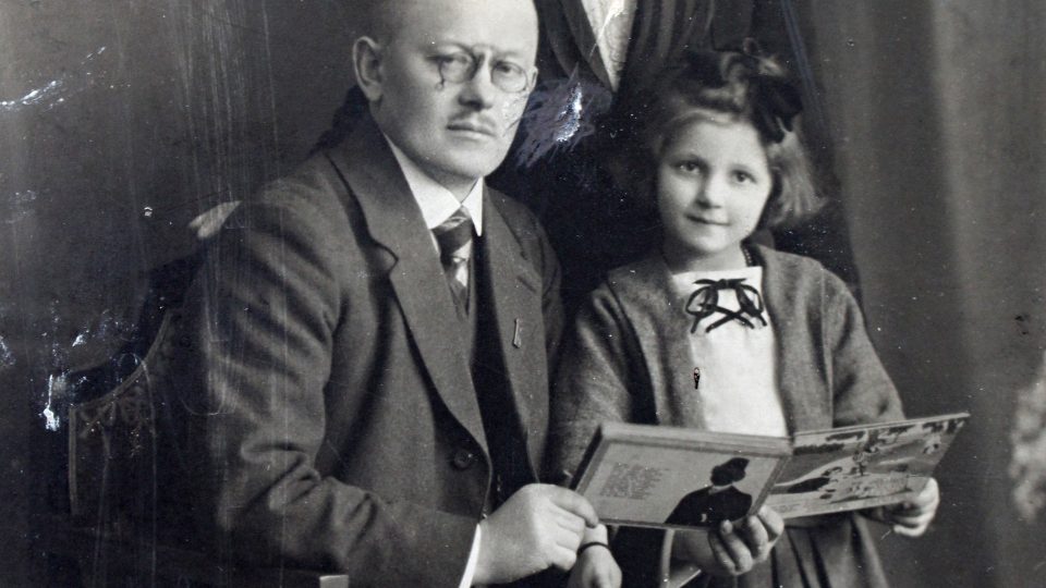 Rodina Františka Červenky v roce 1921, ateliér Gustav Dvořák, Německý Brod