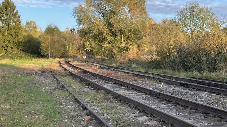 Původní odbočka dráhy v Hrochově Týnci | foto: Vilém Branda, Český rozhlas Původní odbočka dráhy v Hrochově Týnci