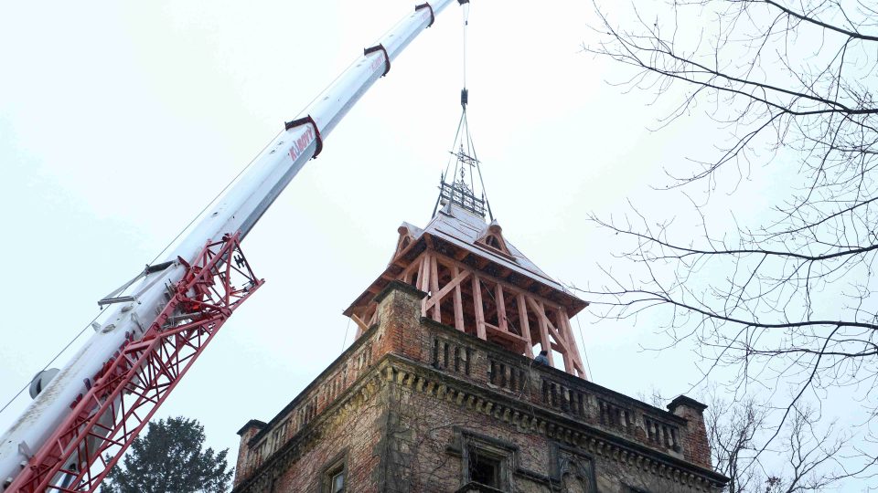 Larischova vila má novou věžičku