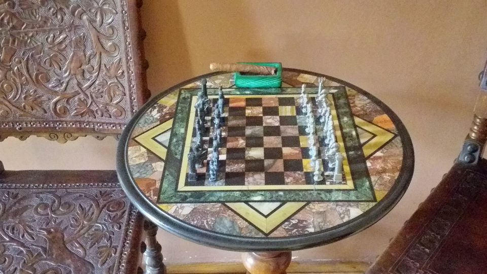 V kuřáckém pokoji nesměly chybět společenské hry, například šachy | foto: Stanislava Brádlová, Český rozhlas V kuřáckém pokoji nesměly chybět společenské hry, například šachy