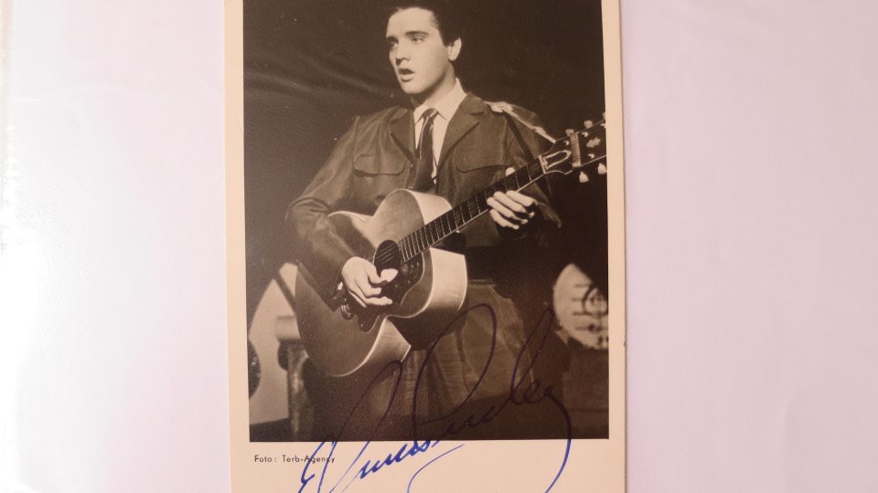 Fotografie s podpisem Elvise Presleyho