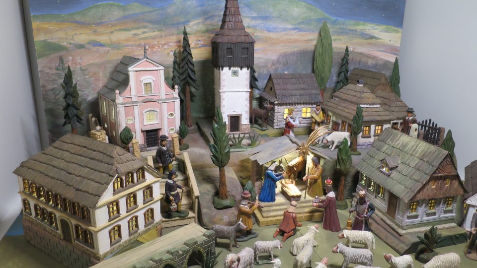 Betlém s motivem města Hronova řezbáře Lubomíra Zemana s kolorací Milana Jíchy