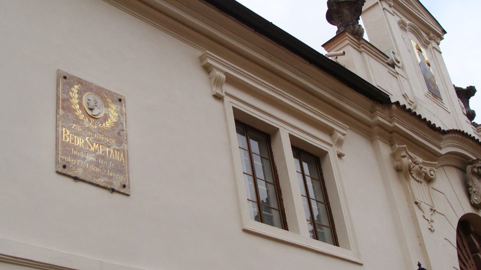Pamětní deska Bedřicha Smetany na zámeckém pivovaru
