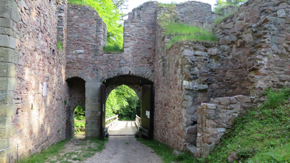 Vstupní brána hradu Litice nad Orlicí