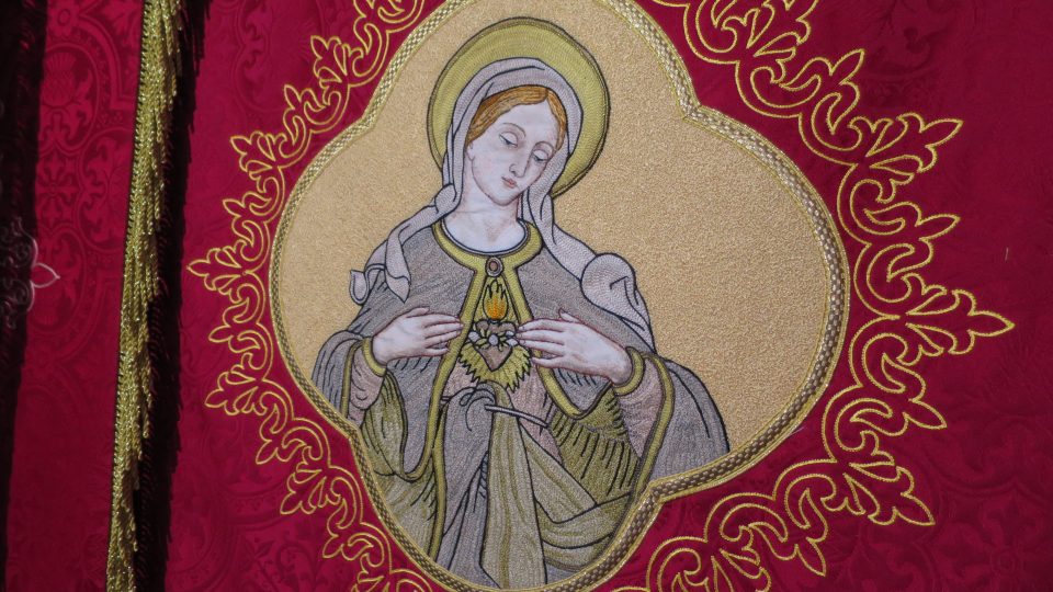 Zrestaurovaná výšivka s Pannou Marií se vrátí do  Německa