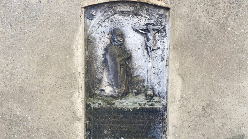 Nejstarší náhrobek ve Svitavách připomíná legendu o nešťastné lásce