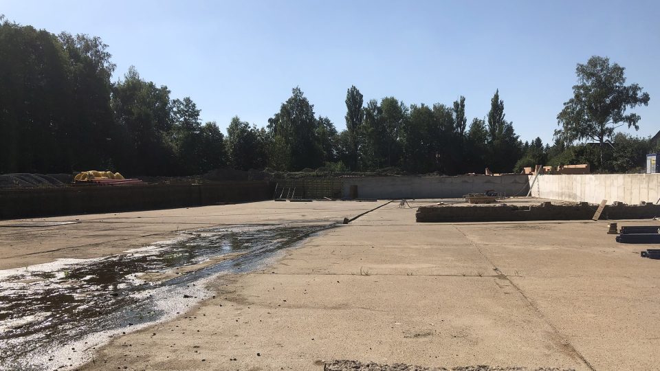 Průběh stavebních prací na obnoveném koupališti v Hlinsku (léto 2019)