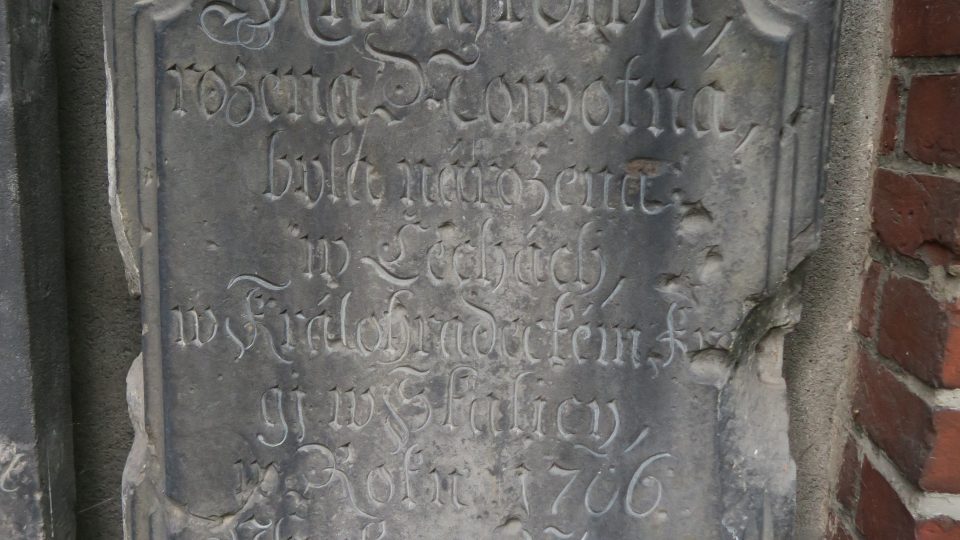 Český náhrobek na hřbitově v Rixdorfu