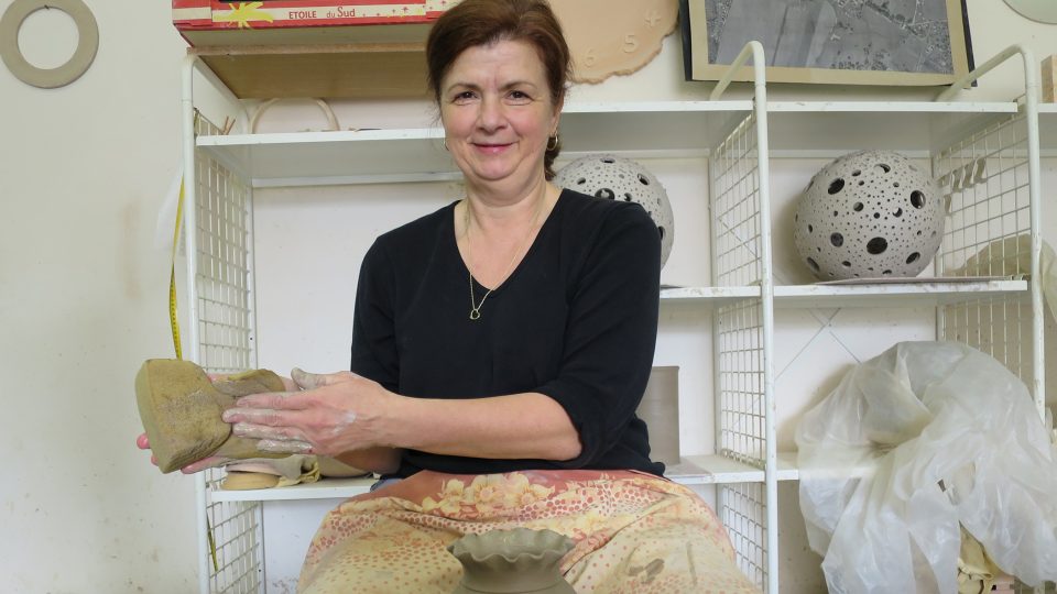 Romana Neufussová je vyučená keramička a s hlínou si skvěle rozumí