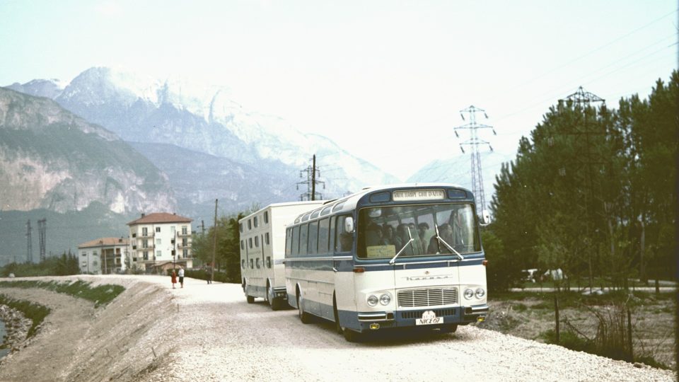 S hotelem na kolech se v 60. letech dalo vyjet třeba přes Alpy do Francie