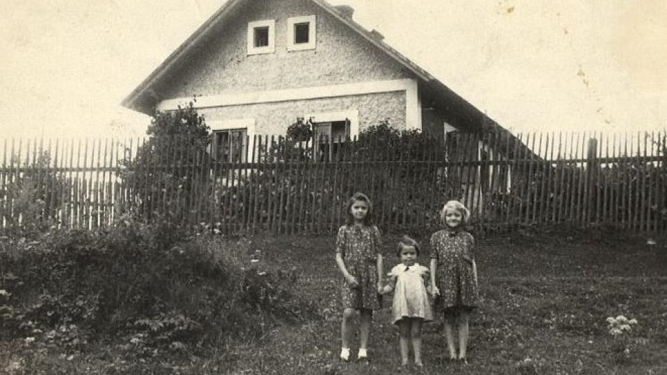 Starší dcery Josefa a Anny Eisových před válkou