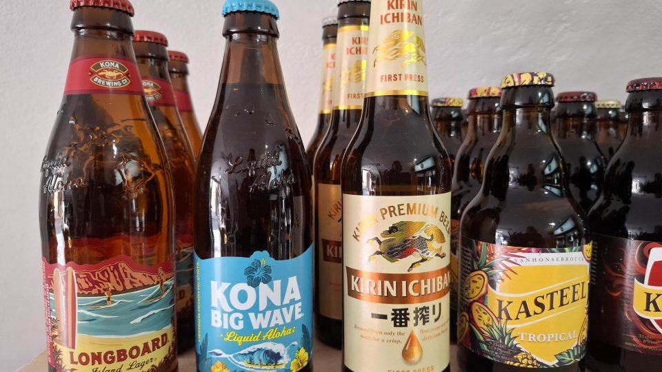 V ChmelBoudě seženete také japonské nebo islandské pivo | foto: Tereza Brázdová, Český rozhlas V ChmelBoudě seženete také japonské nebo islandské pivo