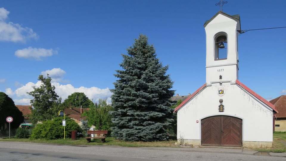 Vinarská zvonička slouží jako hasičská zbrojnice