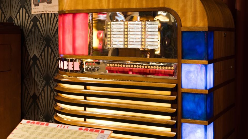 Jeden z nejvzácnějších exponátů, americký Gabel Kuro z roku 1940. Na světě jich je pouze pět | foto: Zdeněk Truhlář, Český rozhlas Jeden z nejvzácnějších exponátů, americký Gabel Kuro z roku 1940. Na světě jich je pouze pět