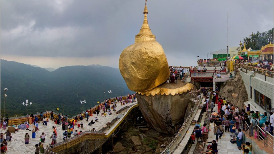 Kyaiktiyo Pagoda v Barmě