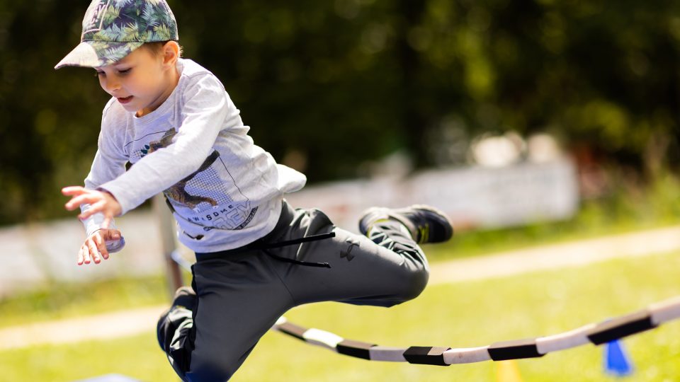 Děti si ve Sportovním parku Pardubice vyzkouší třeba i skok do výšky