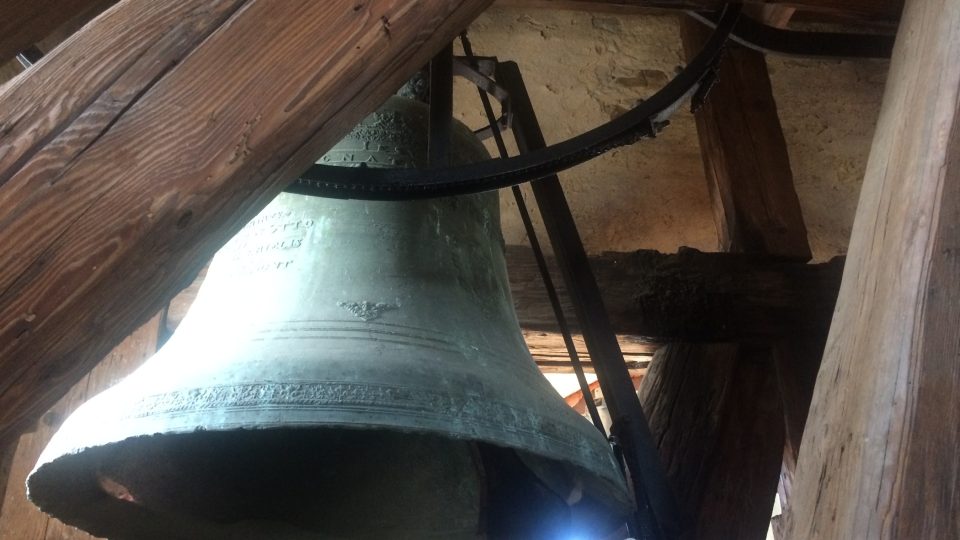 Nejstarší ze zvonů na věži kostela sv. Václava je o století starší než sama věž