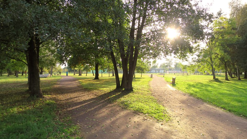 Park Mlynářka je oblíbeným místem sportovců, dětí, pejskařů i celých rodin