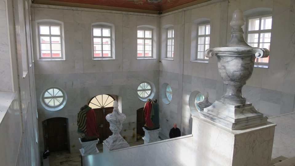 Pohled od Kalvárie do dolní části kaple
