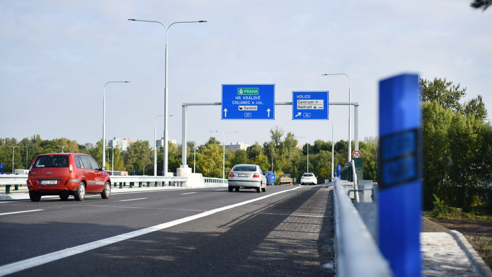 Řidiči projíždí ve směru na Hradec Králové i na Chrudim pohodlně ve dvou jízdních pruzích
