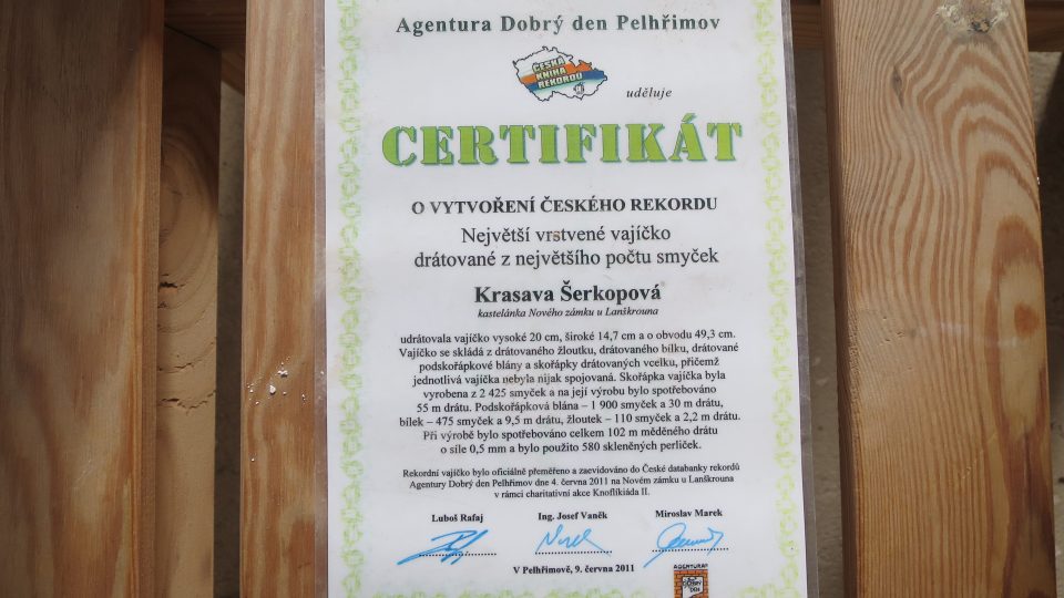 Jeden z certifikátů o vytvoření českého rekordu