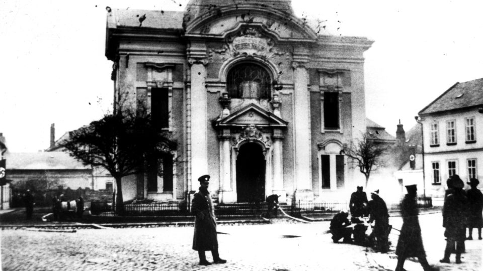 Hořící svitavská synagoga 10. listopadu 1938