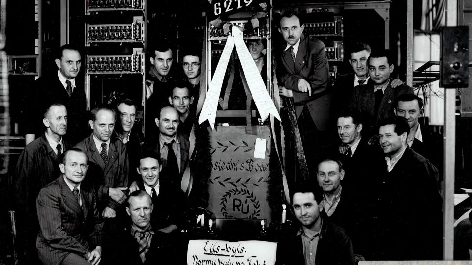 Konec výroby telefonních ústředen v Tesle Pardubice z roku 1952