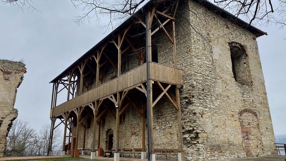 Zřícenina renesančního paláce Košumberka už byla zastřešena a konají se v ní mimo jiné také různé kulturní akce