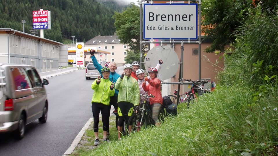 Cyklisté z Dolní Dobrouče vyrazili na kolech přes Alpy do Itálie