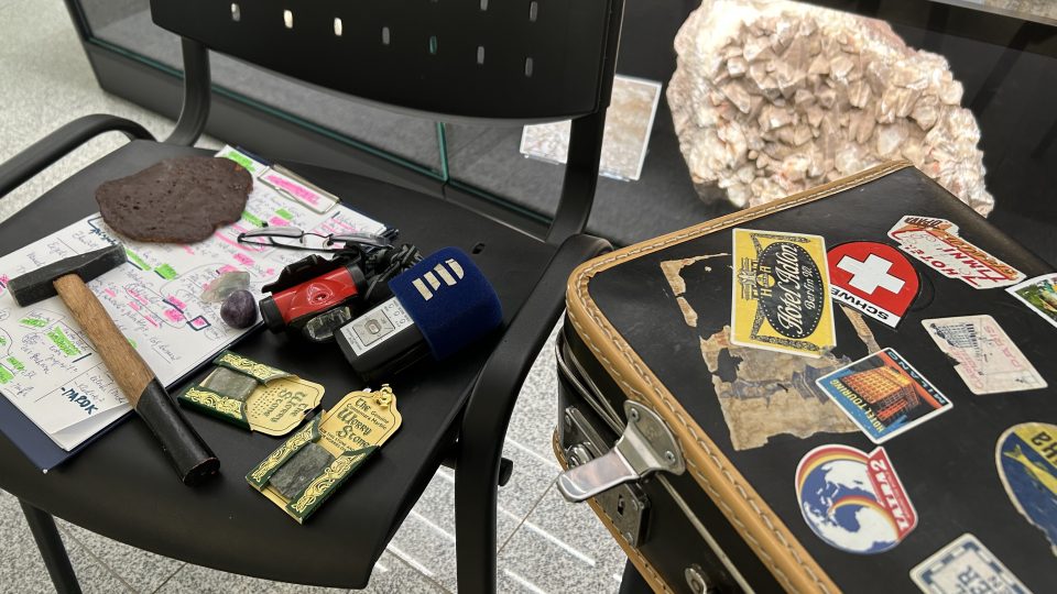 Na rozhovor se sběratelem minerálů a drahých kamenů připraven | foto: Petr Voldán, Český rozhlas Na rozhovor se sběratelem minerálů a drahých kamenů připraven